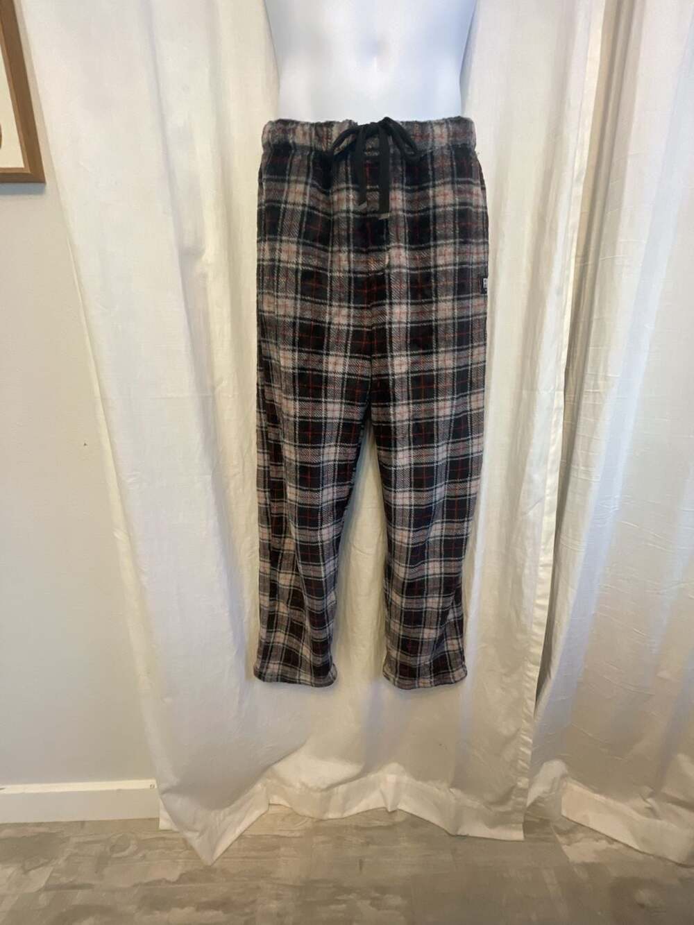 Frye Men's Plaid Fleece Lounge Pants Size M
Super soft
Cozy
Pockets
Drawstring